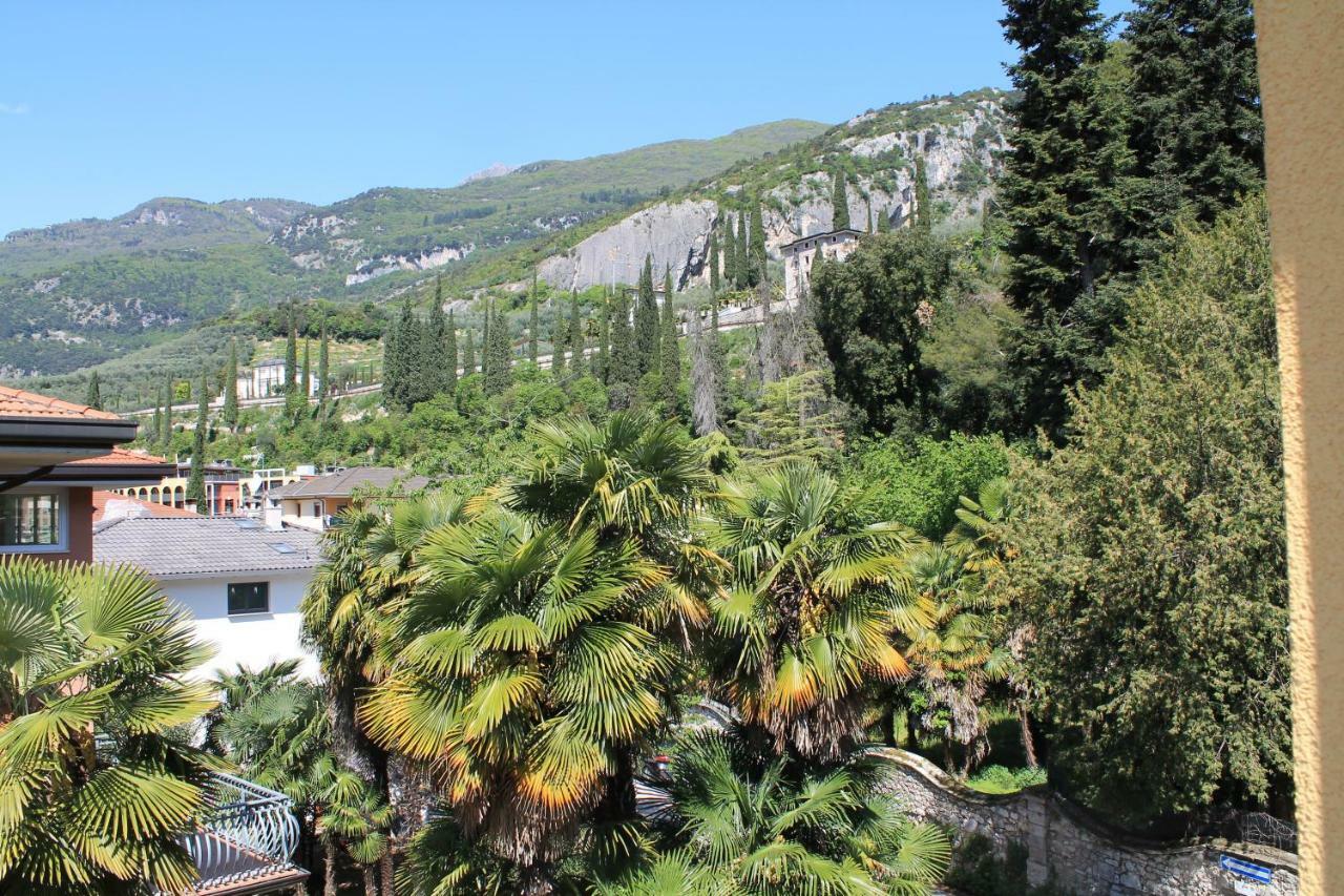 Casa Vacanze Claudette Arco Buitenkant foto